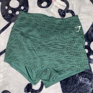 GYMSHARK SHORTS (Medium)
